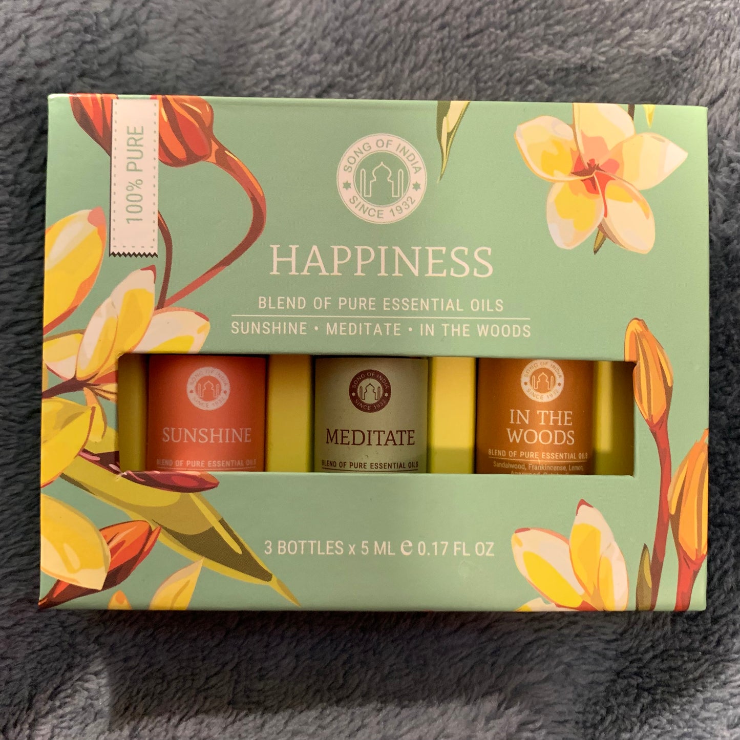 Happiness: Aromaterapeuttinen tuoksuöljysarja myönteisten tunteiden herättelyyn