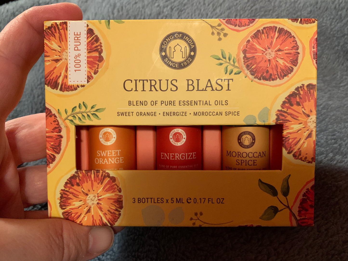 Citrus blast: Aromaterapeuttinen tuoksuöljysarja energisoivia sitrustuoksuja