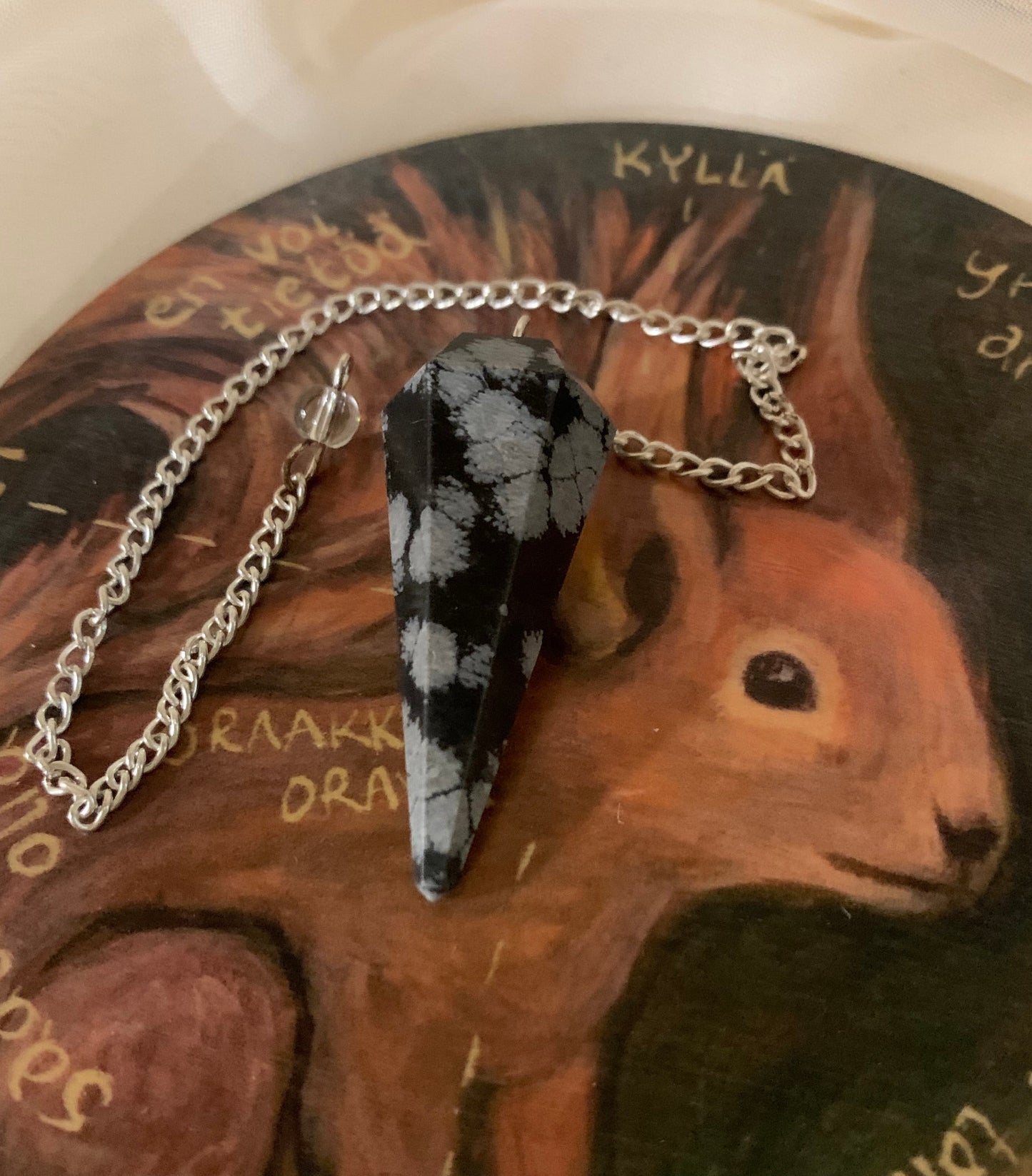 Heiluri: lumihiutale obsidiaani