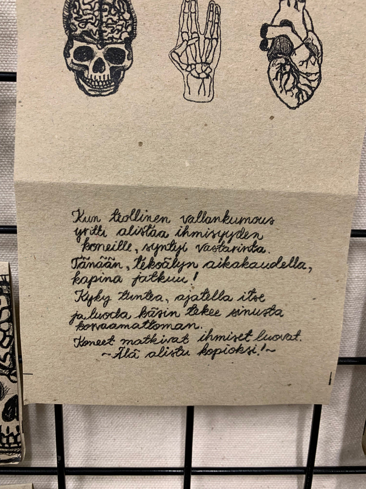 Head, hand & heart: rintaneula ja korvakorut