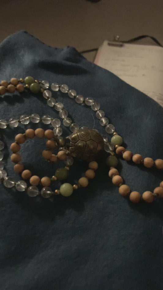 Mala: Konna ja santelipuu